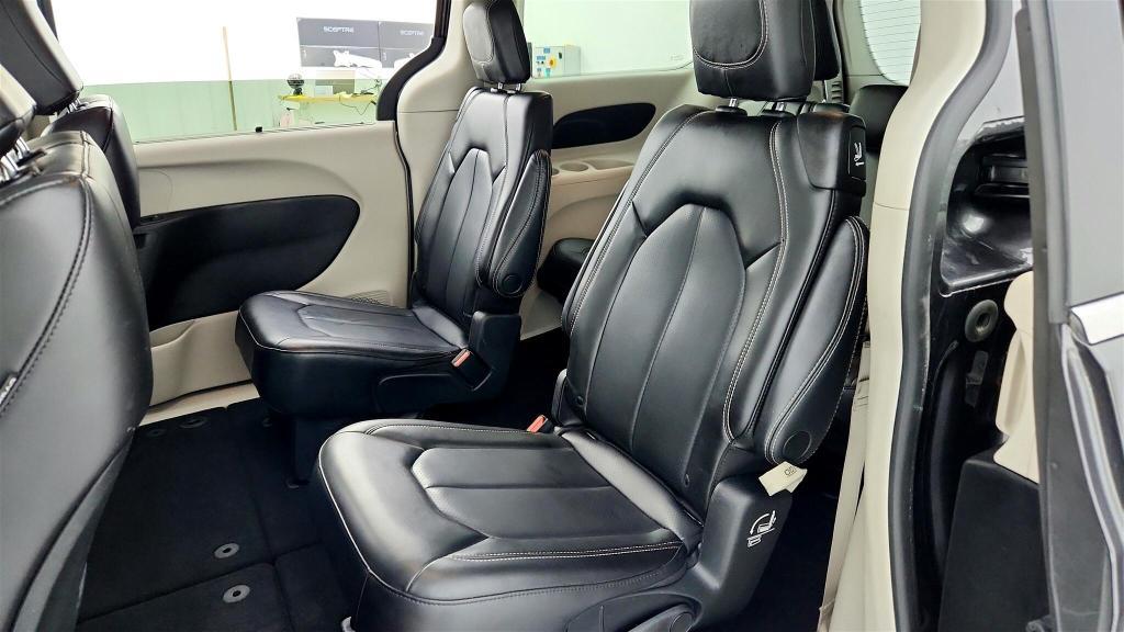 used 2023 Chrysler Pacifica car, priced at $24,916