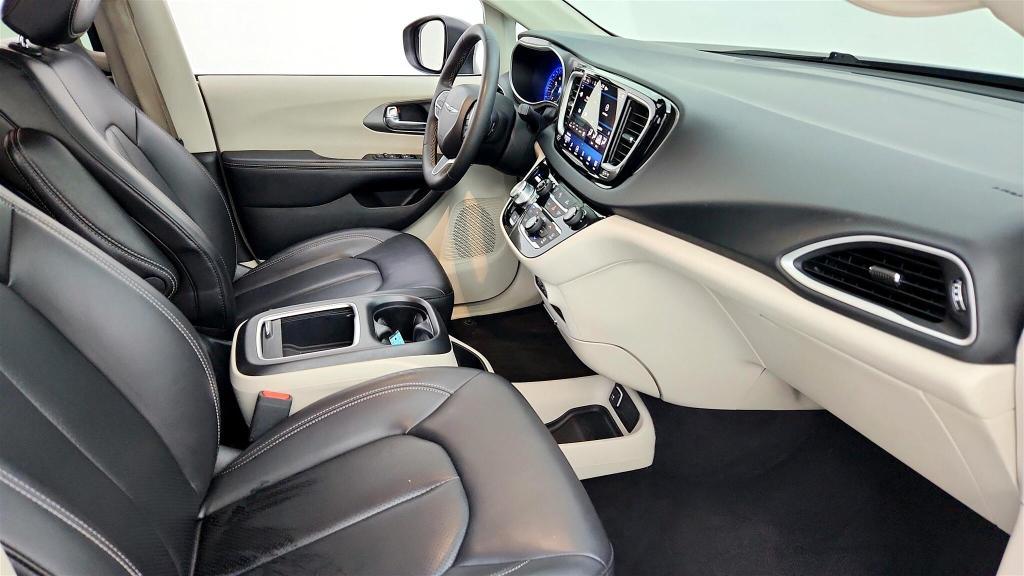 used 2023 Chrysler Pacifica car, priced at $24,916