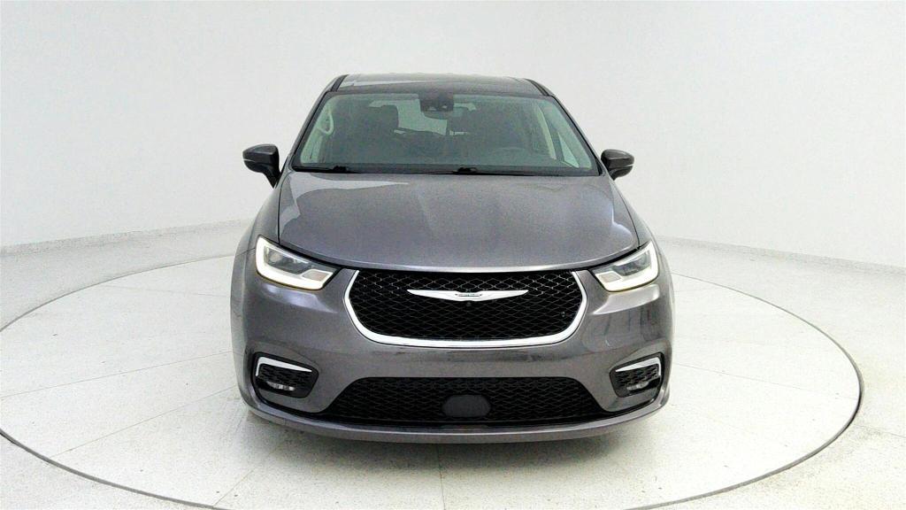 used 2023 Chrysler Pacifica car, priced at $24,916
