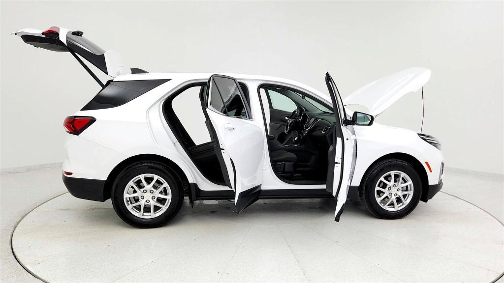 used 2024 Chevrolet Equinox car, priced at $25,599