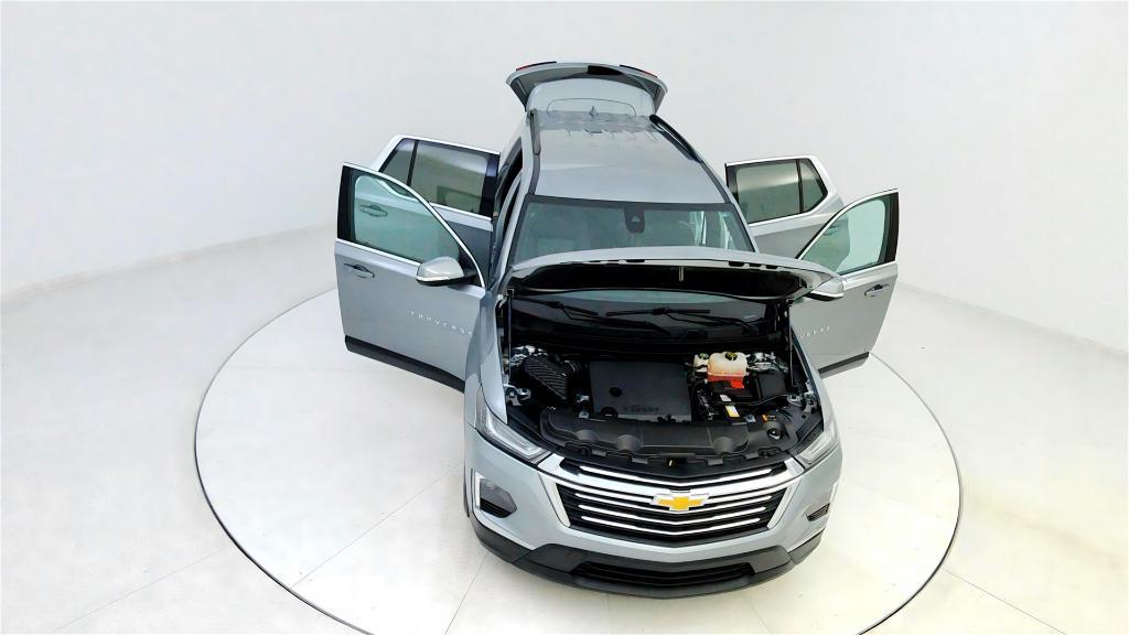 used 2023 Chevrolet Traverse car, priced at $30,299