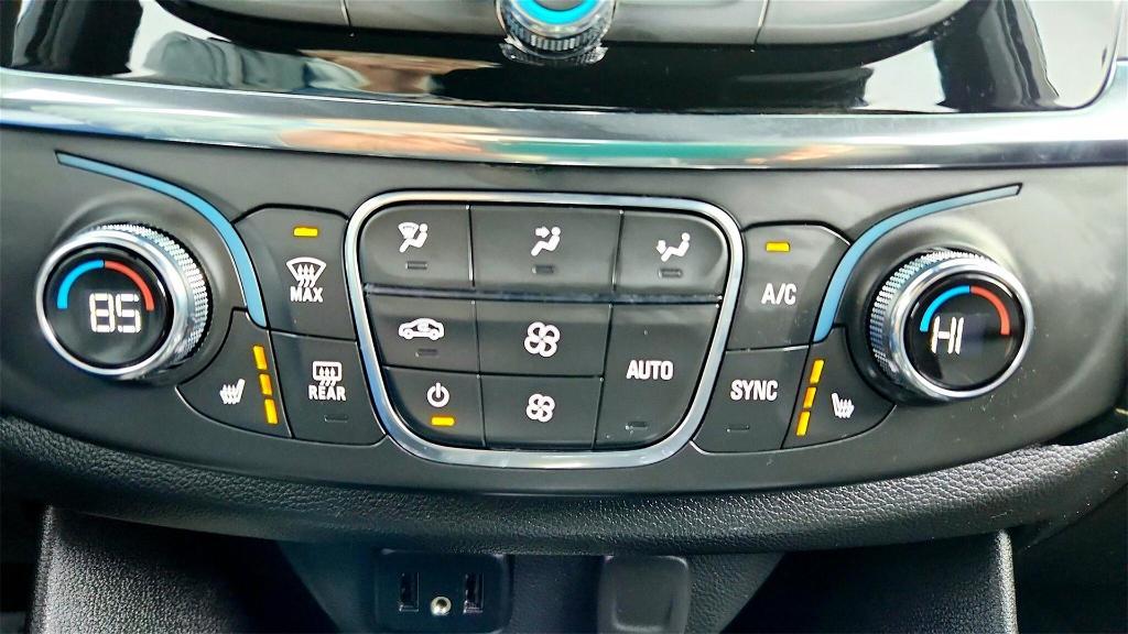 used 2023 Chevrolet Traverse car, priced at $30,299