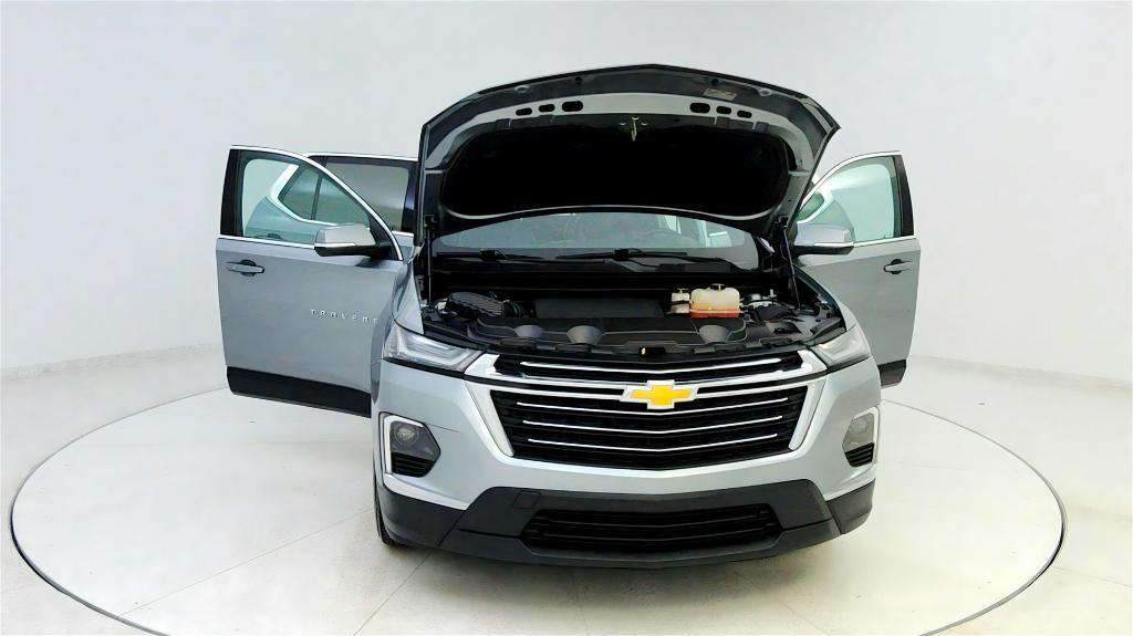 used 2023 Chevrolet Traverse car, priced at $30,299