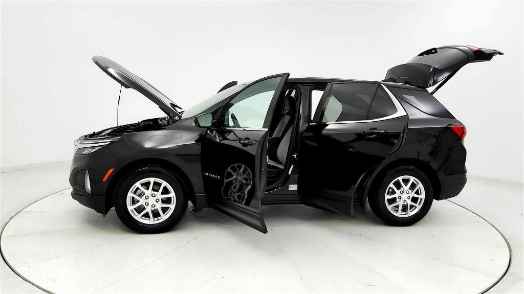 used 2024 Chevrolet Equinox car, priced at $21,456
