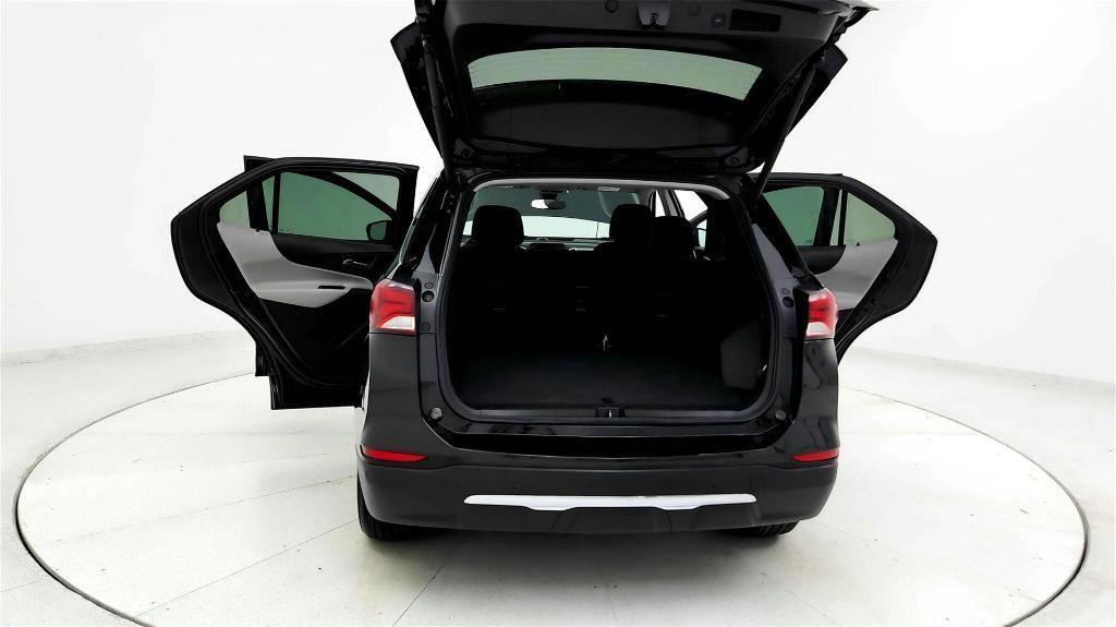 used 2024 Chevrolet Equinox car, priced at $21,456