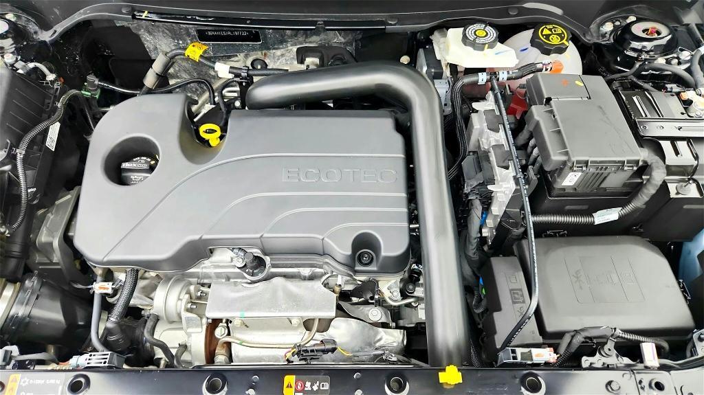 used 2024 Chevrolet Equinox car, priced at $21,456