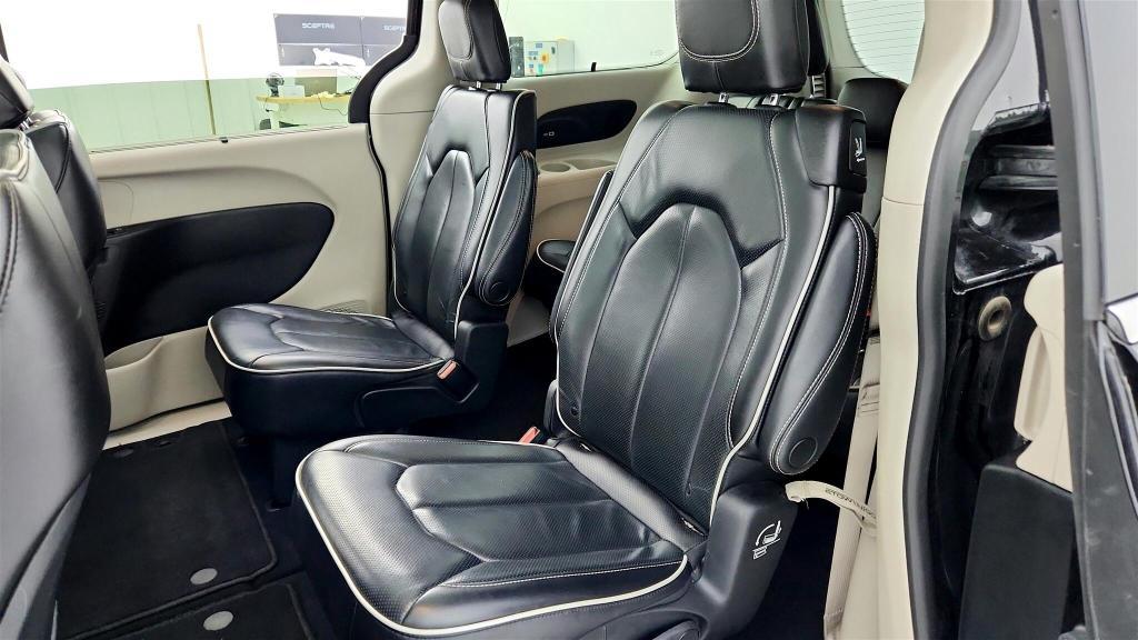 used 2023 Chrysler Pacifica car, priced at $29,944