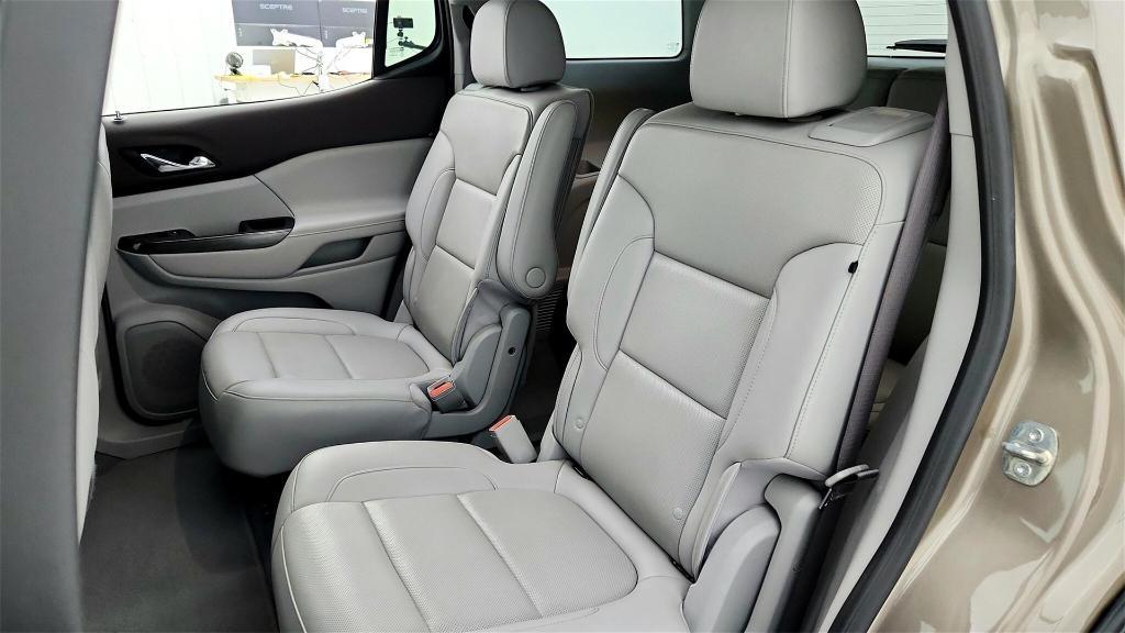 used 2023 GMC Acadia car, priced at $27,928