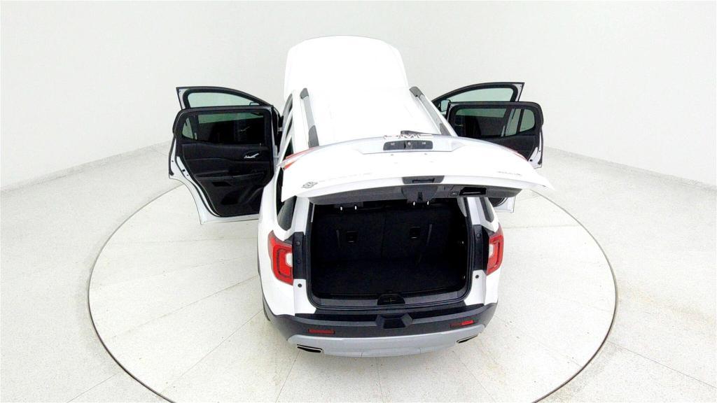 used 2023 GMC Acadia car, priced at $27,993