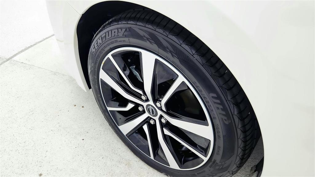 used 2023 Nissan Maxima car, priced at $24,637