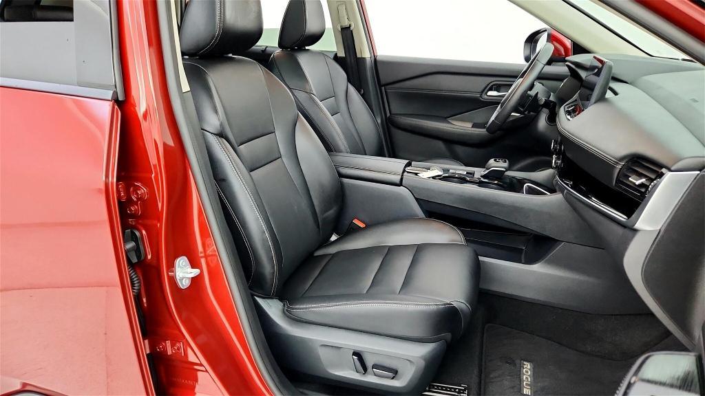 used 2024 Nissan Rogue car, priced at $31,899