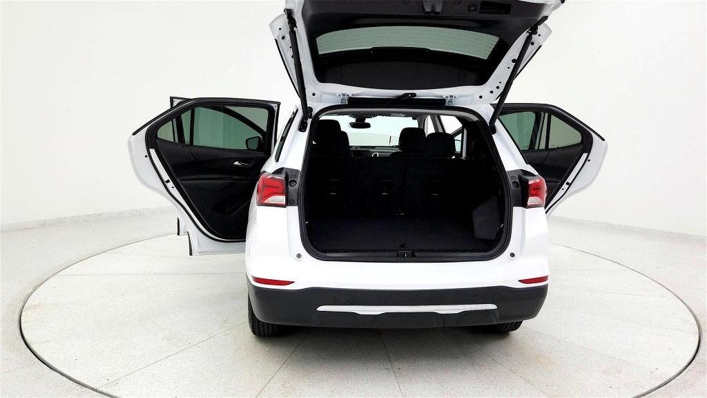 used 2024 Chevrolet Equinox car, priced at $22,938