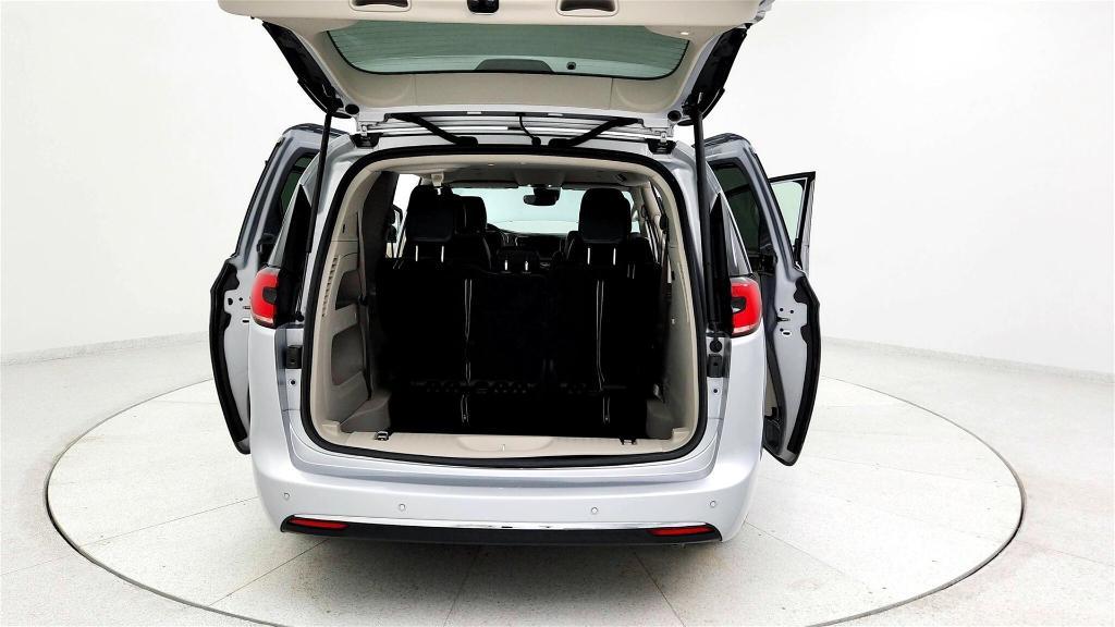 used 2023 Chrysler Pacifica car, priced at $23,815
