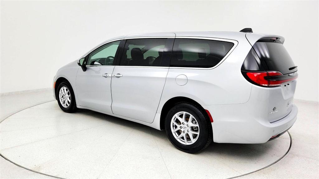used 2023 Chrysler Pacifica car, priced at $23,815