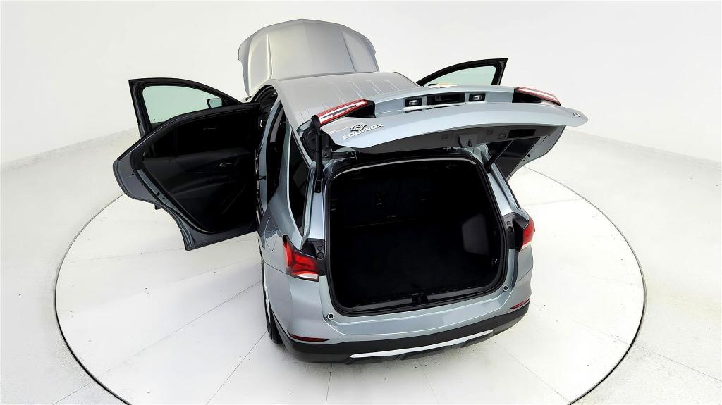 used 2024 Chevrolet Equinox car, priced at $25,585