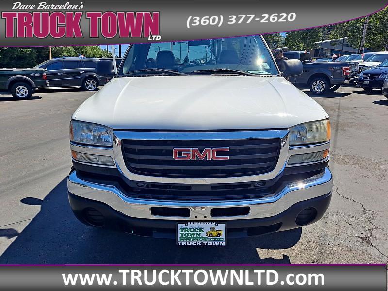 used 2005 GMC Sierra 2500 car, priced at $13,999