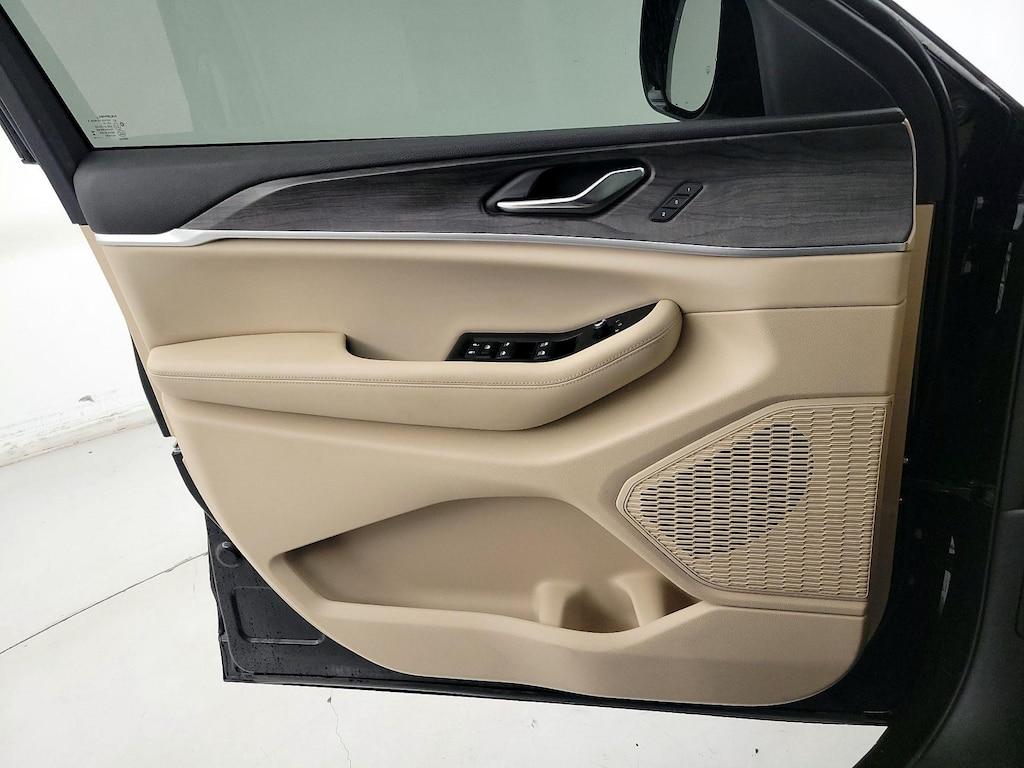 used 2024 Jeep Grand Cherokee car, priced at $39,998