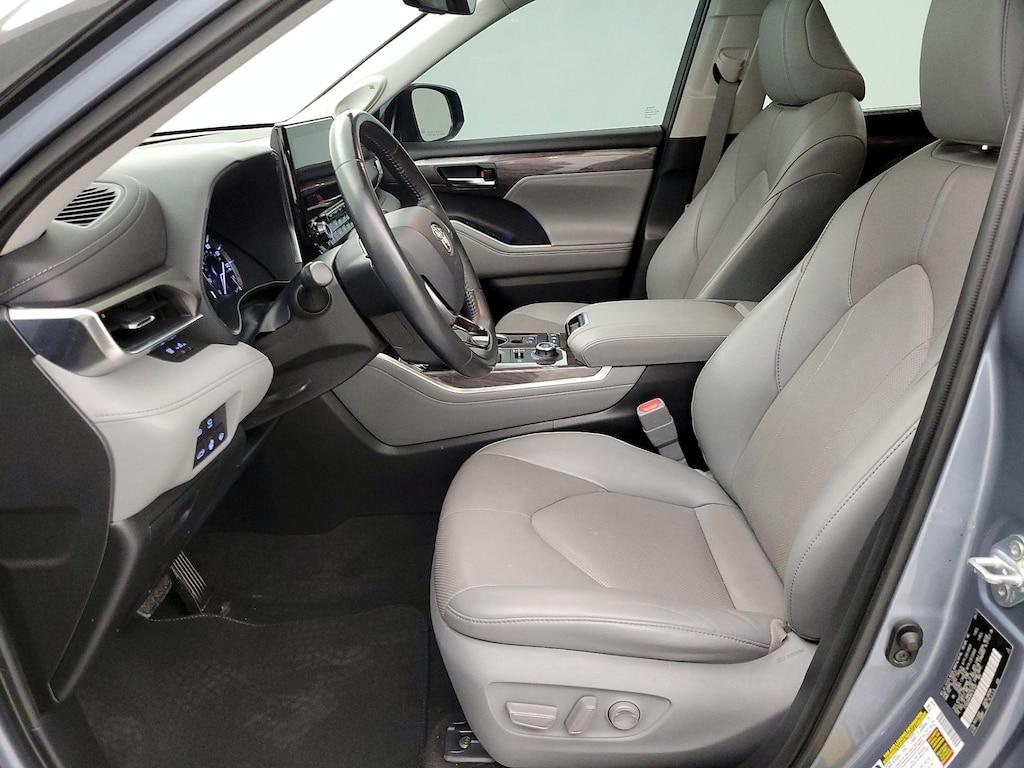 used 2021 Toyota Highlander car, priced at $29,998