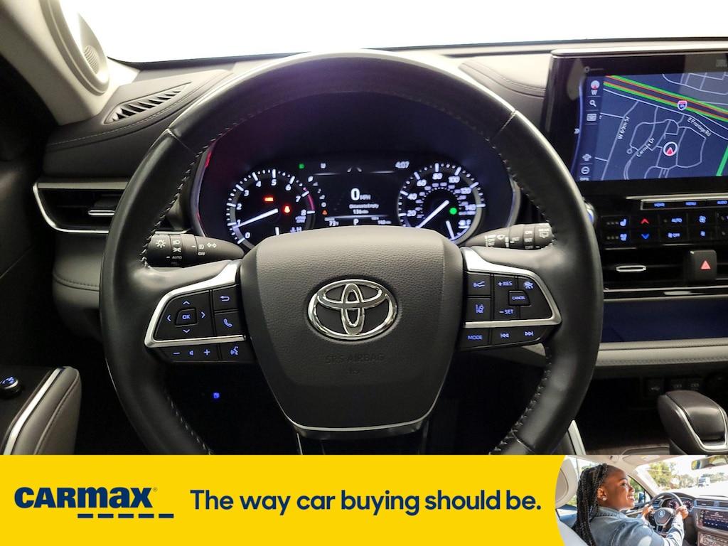 used 2021 Toyota Highlander car, priced at $29,998