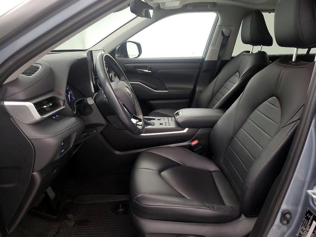 used 2020 Toyota Highlander car, priced at $32,998