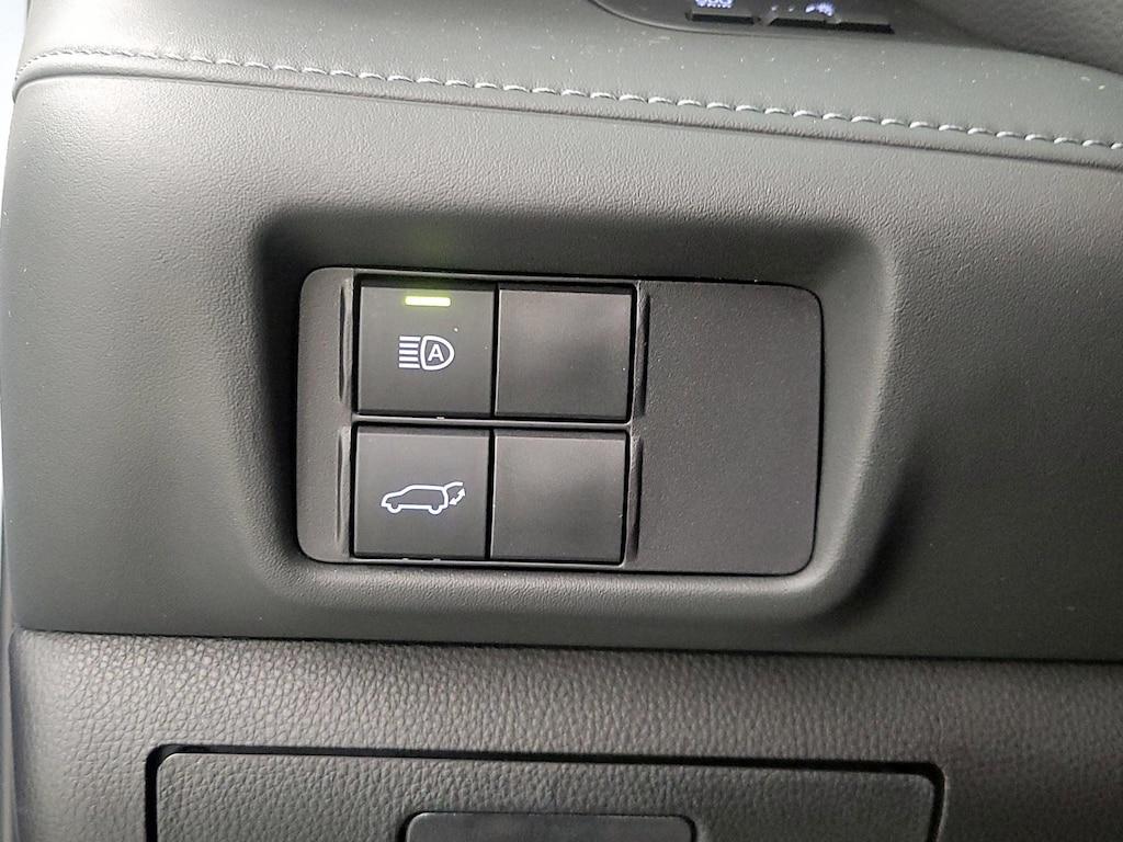 used 2020 Toyota Highlander car, priced at $32,998