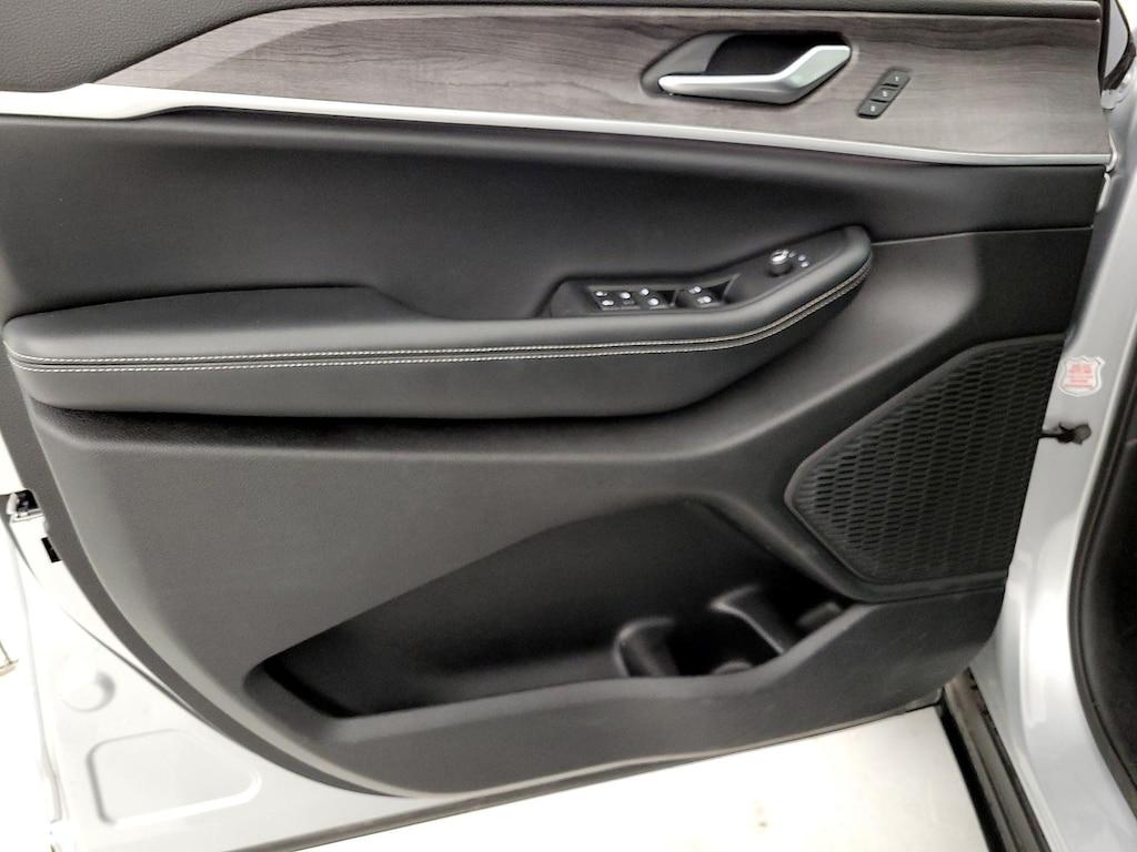 used 2024 Jeep Grand Cherokee L car, priced at $31,998