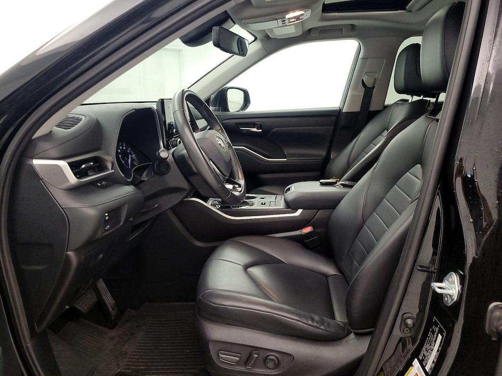 used 2021 Toyota Highlander car, priced at $28,998