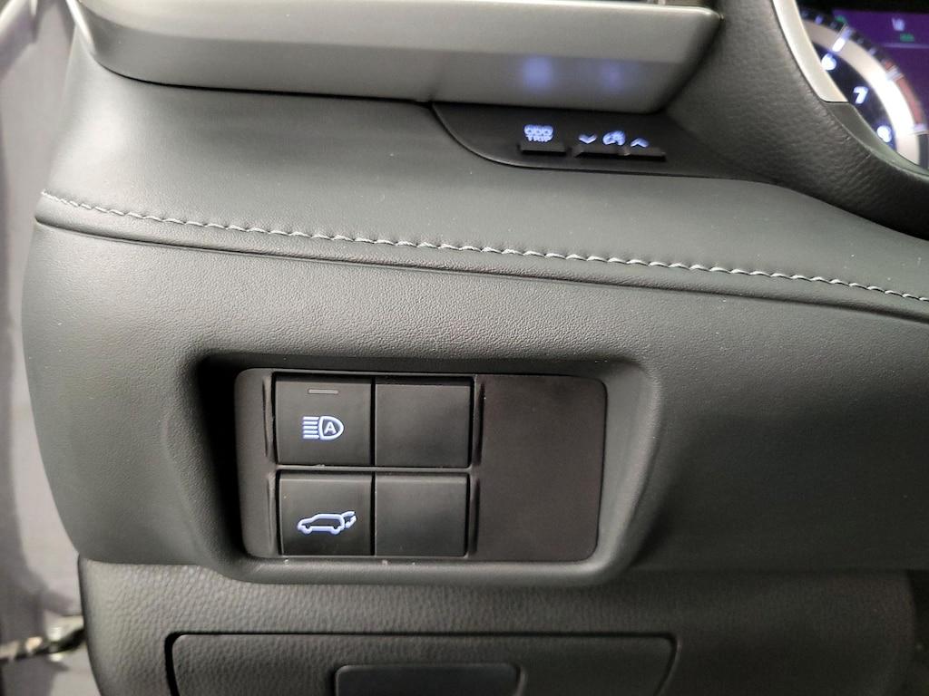 used 2022 Toyota Highlander car, priced at $29,998