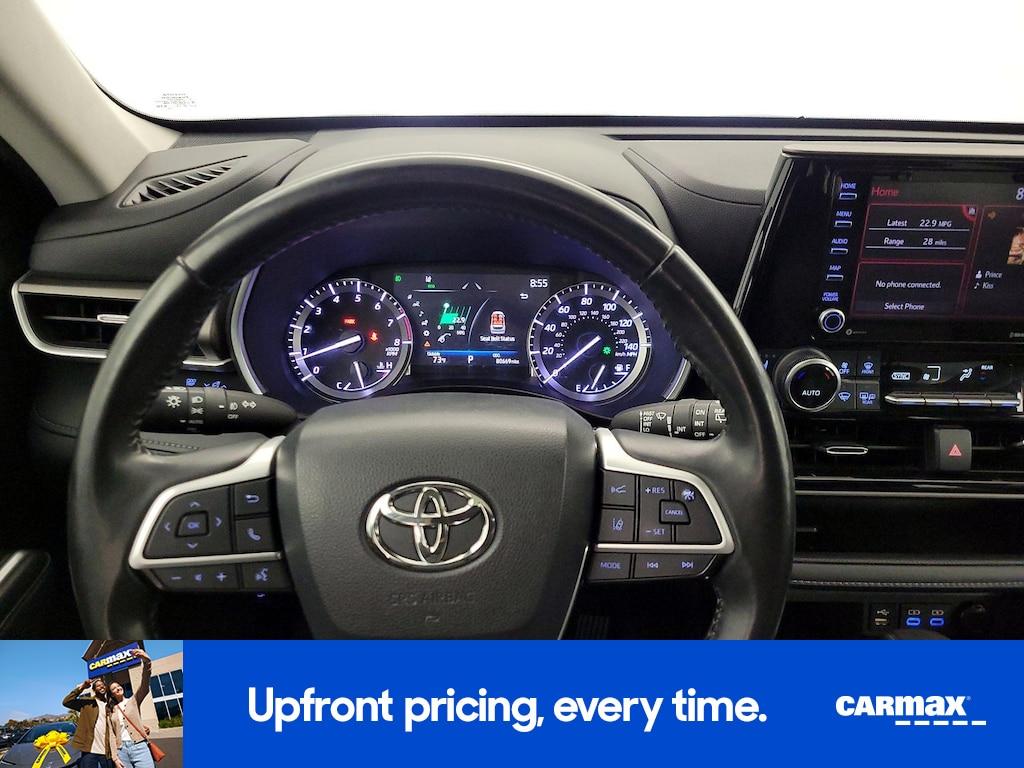 used 2022 Toyota Highlander car, priced at $29,998