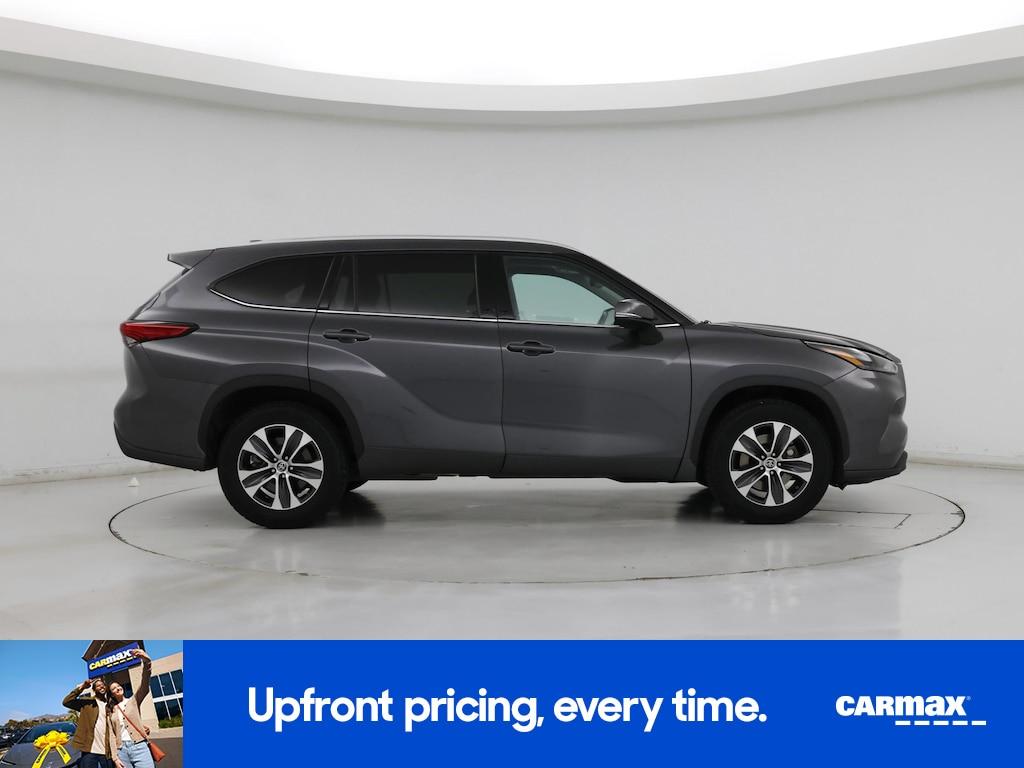 used 2022 Toyota Highlander car, priced at $29,998