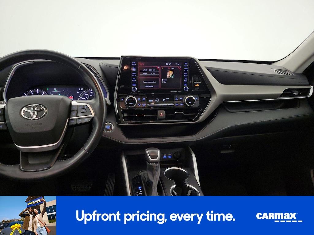 used 2022 Toyota Highlander car, priced at $29,998