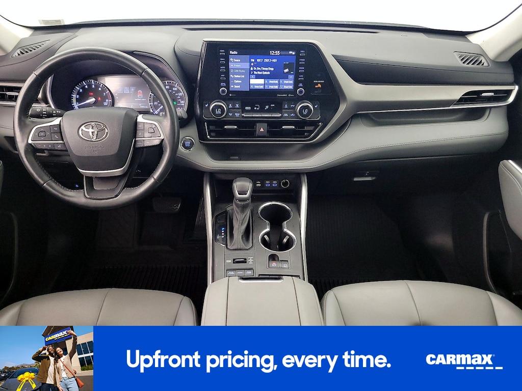 used 2022 Toyota Highlander car, priced at $28,998