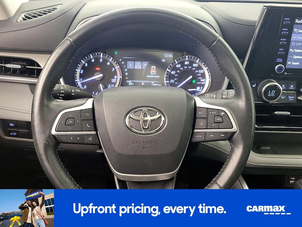 used 2022 Toyota Highlander car, priced at $28,998