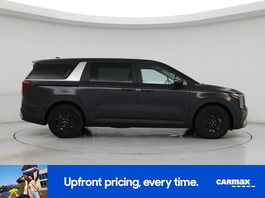 used 2025 Kia Carnival car, priced at $38,998