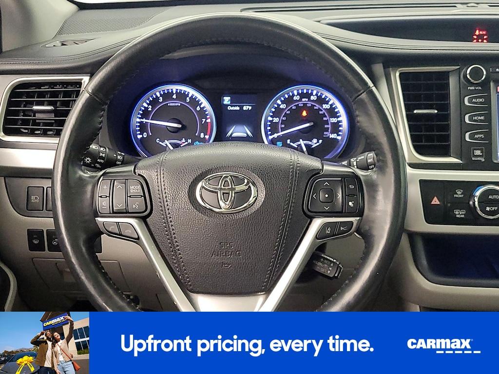 used 2019 Toyota Highlander car, priced at $27,998
