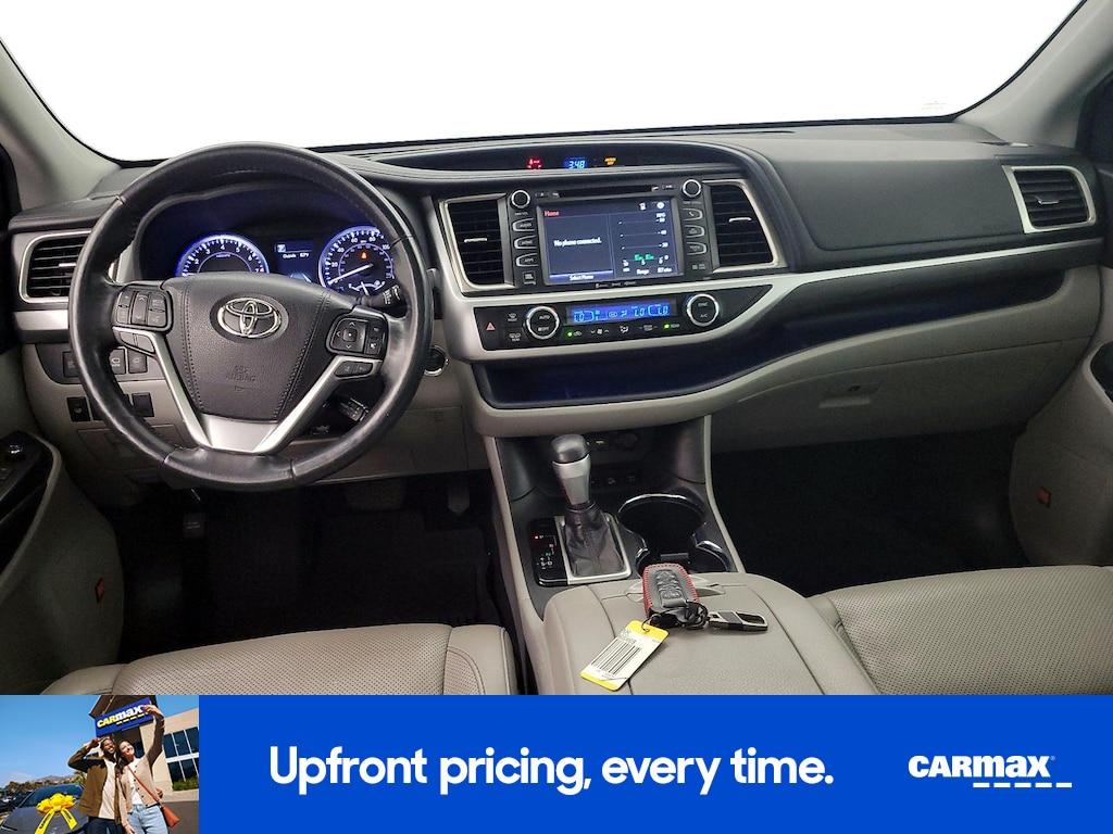 used 2019 Toyota Highlander car, priced at $27,998