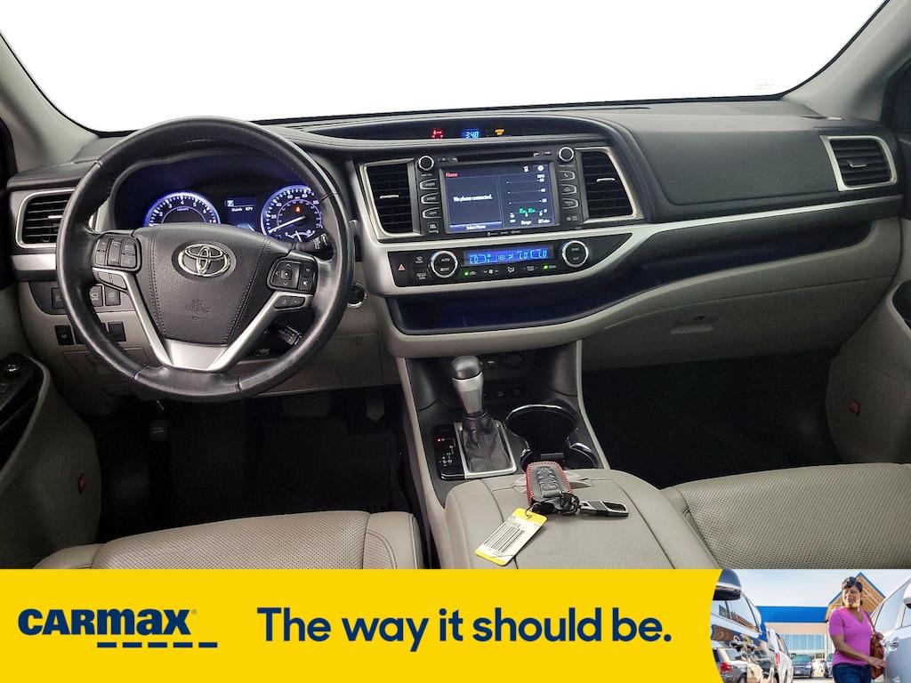 used 2019 Toyota Highlander car, priced at $27,998