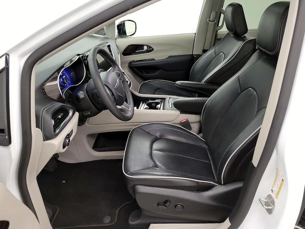 used 2023 Chrysler Pacifica car, priced at $28,998