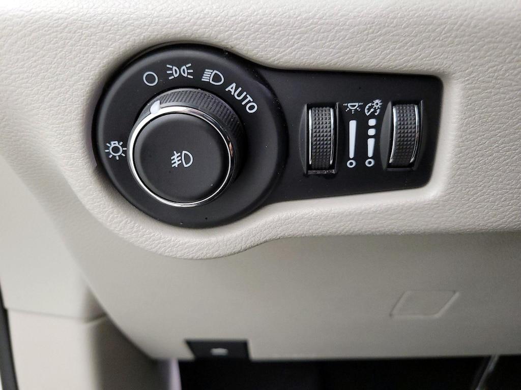 used 2023 Chrysler Pacifica car, priced at $28,998