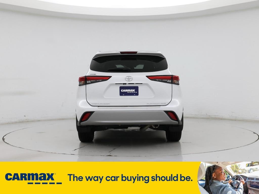 used 2022 Toyota Highlander car, priced at $44,998