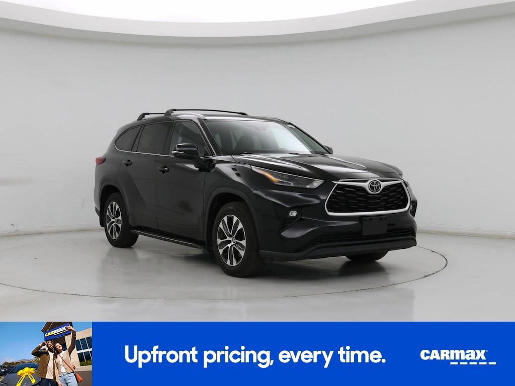 used 2022 Toyota Highlander car, priced at $35,998