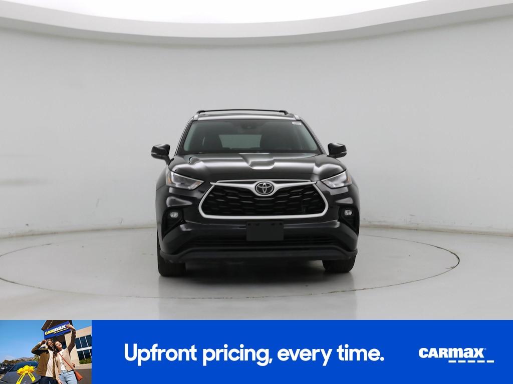 used 2022 Toyota Highlander car, priced at $35,998