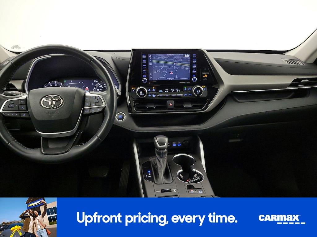 used 2022 Toyota Highlander car, priced at $35,998