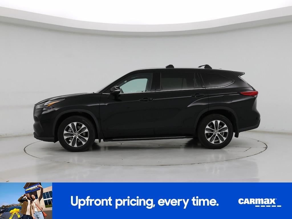 used 2022 Toyota Highlander car, priced at $35,998