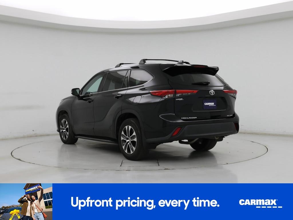 used 2022 Toyota Highlander car, priced at $35,998