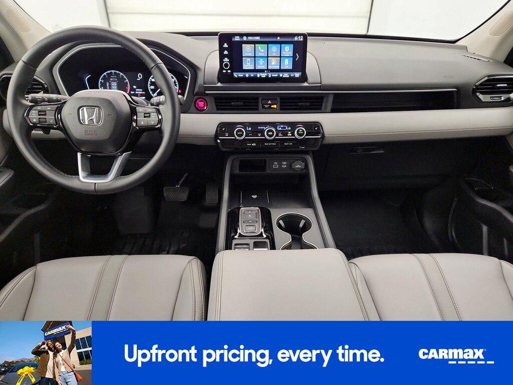 used 2025 Honda Pilot car, priced at $43,998