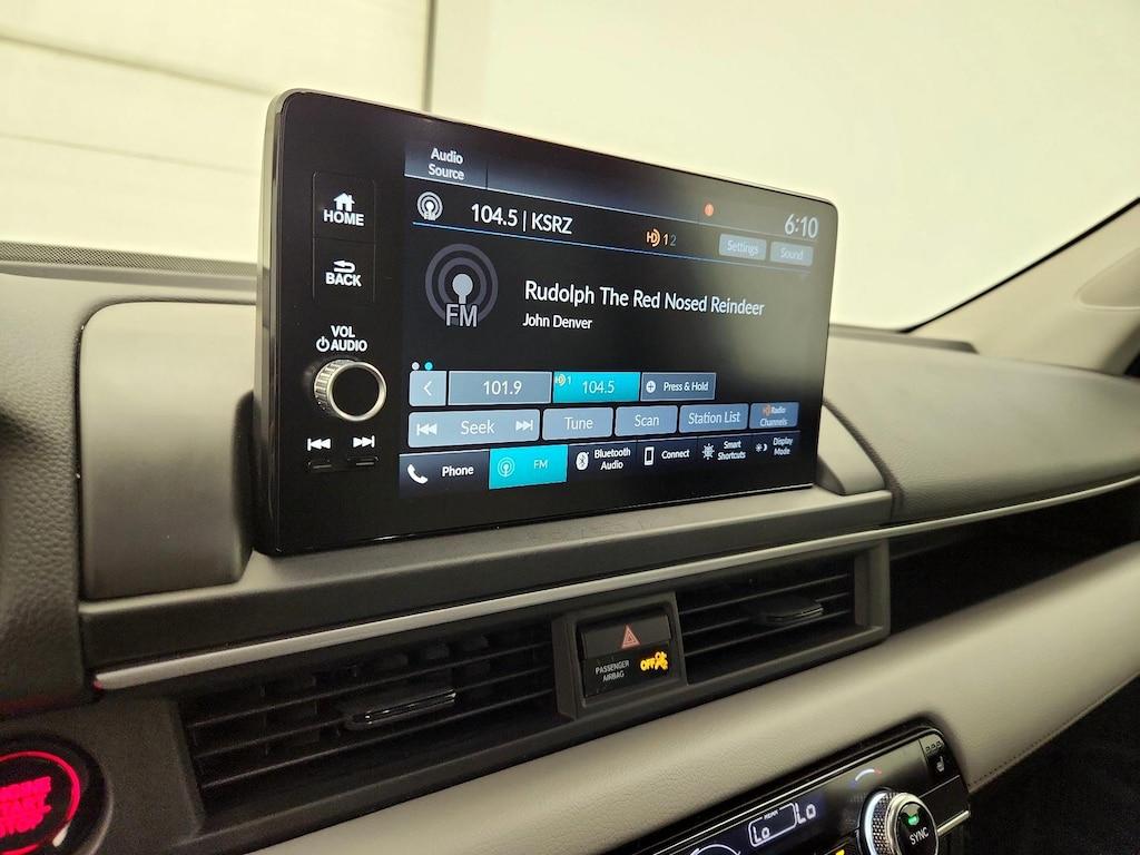 used 2025 Honda Pilot car, priced at $43,998