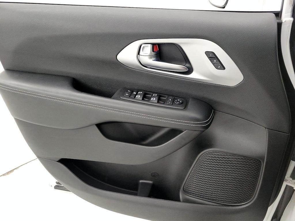 used 2019 Chrysler Pacifica car, priced at $27,998