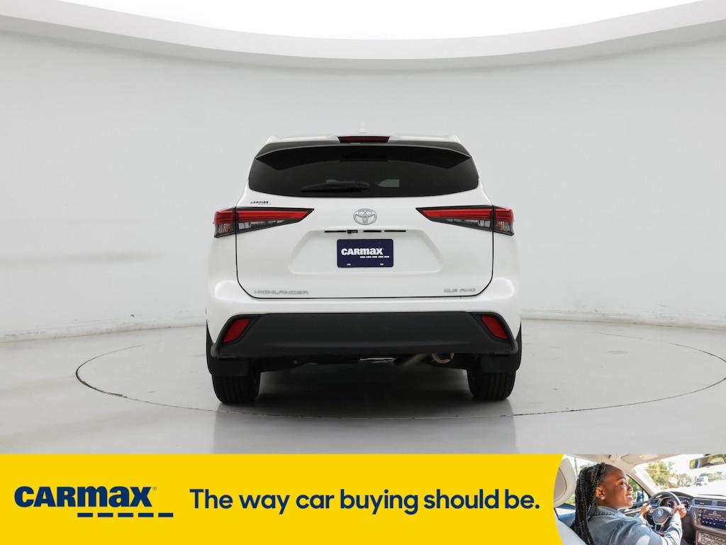 used 2021 Toyota Highlander car, priced at $33,998