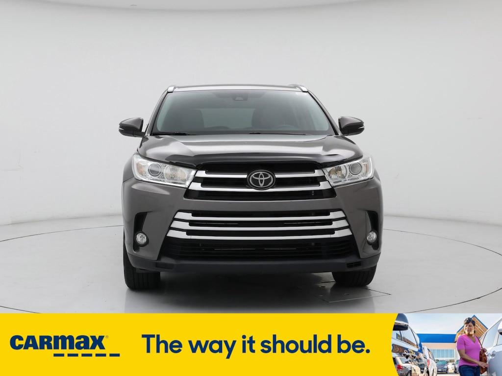 used 2018 Toyota Highlander car, priced at $27,998
